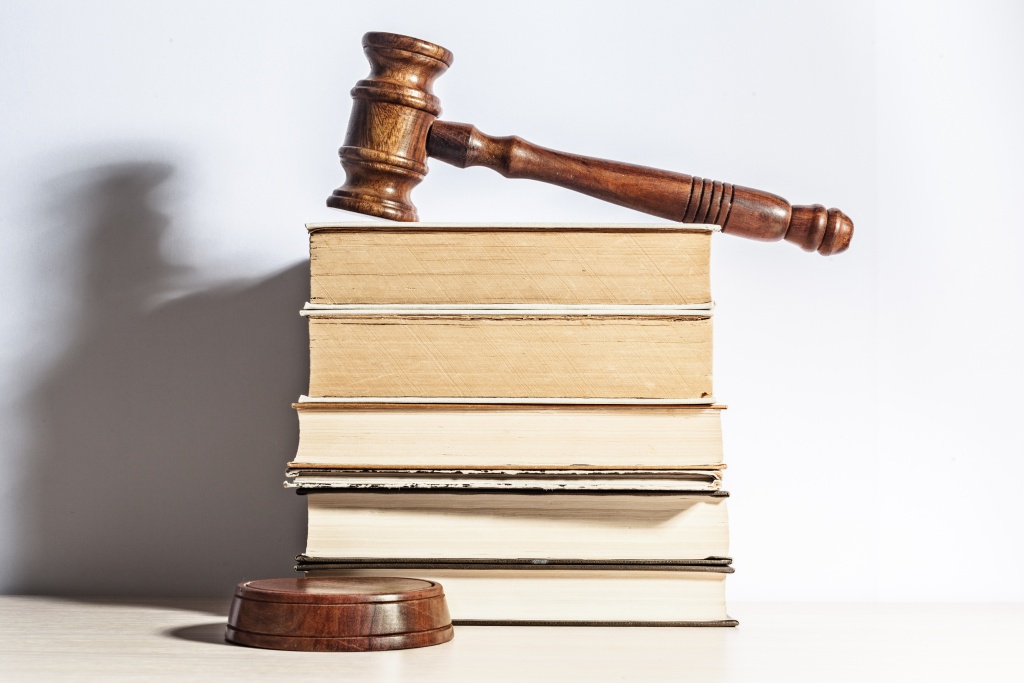 gavel.jpg книги